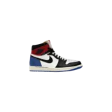 Championes Jordan 1 Retro High OG SP, fruto de la colaboración entre Fragment Design y Union LA, en combinación de colores Varsity Red y Sport Royal. Presenta un diseño de caña alta confeccionado en cuero, con paneles en blanco, negro, rojo y azul, cordones blancos y suela bicolor.