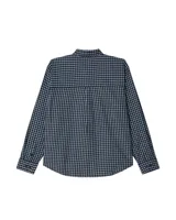 Camisa de manga larga con estampado de cuadros vichy en tonos azul y beige. Presenta cuello clásico, cierre frontal con botones y un bolsillo en el pecho con el logo de la marca bordado.