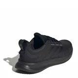 Championes Adidas Run Falcon 5, color negro monocromático, ideales para running o uso casual. Presentan una capellada de malla transpirable y las tres franjas características de la marca en relieve.
