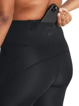 Calzas deportivas Under Armour Launch Elite Ankle de tiro alto, color negro, con diseño ajustado y perforaciones láser estratégicas en la parte inferior de las piernas para mayor transpirabilidad.