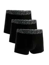 Pack de tres calzoncillos tipo bóxer Under Armour de color negro, con cintura elástica ancha en color gris que presenta el logo de la marca en letras grandes.