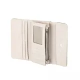 Monedero de simil cuero color verde agua, con cierre de broche imantado. Interior con tarjetero y lugar para billetes, y bolsillo interno con cierre.