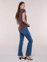 Remera de modal marca Cupio, color verde, de diseño clásico con cuello redondo a la base y mangas cortas.