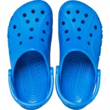 Zuecos Crocs modelo Baya Clog de color rojo, con diseño moldeado en material ligero, aberturas de ventilación en la puntera y en los laterales formando el logo de la marca, y correa pivotante en el talón.