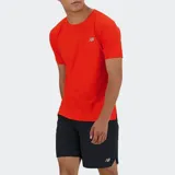 Short de running New Balance RC 7, color negro, confeccionado en tejido elástico en cuatro direcciones con tecnología NB DRY de secado rápido. Incluye slip interior sin costuras, bolsillo trasero con cremallera y bolsillos internos.