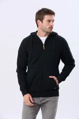 Canguro de felpa color azul marino con cierre frontal completo, capucha con cordones y bolsillos canguro.