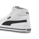 Championes Puma Court Classic Vulc Mid, de caña media, color blanco con detalles en negro.
