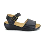 Sandalias de cuero Marco Donatti color negro, con hebilla y velcro para ajuste personalizado.