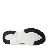 Championes Puma Softride Mayve color beige, con capellada de tejido transpirable, entresuela SOFTRIDE y plantilla SOFTFOAM+ para amortiguación. Cuentan con logo Puma en negro en el lateral y la lengüeta, y suela de goma negra y blanca.