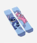 Par de medias largas celestes con corazones violetas. Una media tiene estampado de Stitch y la otra de Angel.