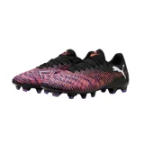Championes de fútbol Puma Future 8 Play FG/AG, color negro con detalles en fucsia, naranja y violeta.