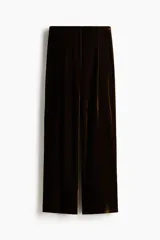 Pantalón de tiro alto de velour marrón, con cintura elástica, piernas rectas y pinzas frontales.