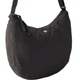 Bolso tipo morral de diseño curvo y ligero, color negro, con cierre de cremallera y correa ajustable para el hombro.