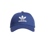 Gorro tipo gorra Adidas color azul con el logotipo del trifolio y el nombre de la marca bordados en color blanco en la parte frontal.