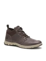Bota de caña baja Caterpillar modelo Wrest, color marrón, confeccionada en cuero de grano completo con detalles en gamuza, cordones bicolor, suela de goma duradera y entresuela de espuma Ease con logo de la marca grabado en el lateral y la lengüeta.