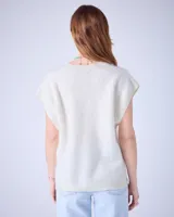 Sweater sin mangas de cuello V, color azul marino, confeccionado en cashmere.