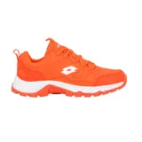 Championes deportivos Lotto para hockey, color naranja vibrante con detalles en blanco. Presentan un diseño robusto con suela dentada para mayor tracción y logo de la marca en el lateral.