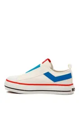 Zapatillas deportivas Pony modelo GMH 321, de lona blanca sin cordones, con inserción elástica azul en el empeine, suela con plataforma baja y detalles en rojo y negro.