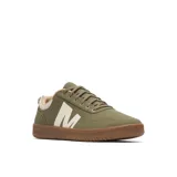 Zapatillas Merrell modelo Cygnet Canvas, color verde militar con una gran letra "M" blanca en el lateral y suela de goma marrón.