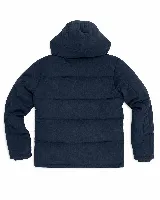 Campera puffer con capucha, confeccionada en pana de textura acanalada color verde militar. Presenta cierre frontal con botones a presión y logo de la marca bordado en el pecho.