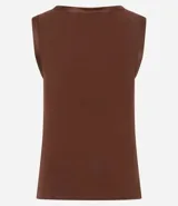 Top sin mangas color rosa claro, de corte ajustado, con cuello redondo y ribete de satén en el cuello y las sisas.