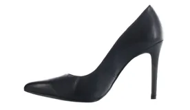 Zapato de tacón alto Bottero, color negro, con punta fina y detalle de logo metálico en el lateral.