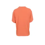 Remera Caterpillar de diseño boxy y mangas cortas, color naranja, con estampa frontal ilustrada y etiqueta con el logo de la marca en el dobladillo.