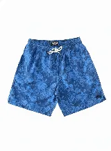 Short de baño largo azul con estampado de flores.