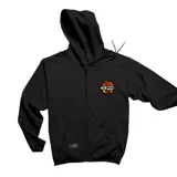 Campera con capucha y cierre frontal de color negro, con bolsillos tipo canguro y un parche bordado en el pecho que muestra un carpincho surfista frente a un sol poniente.