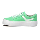 Championes de lona color verde con plataforma blanca y detalles en blanco.