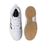 Championes Adidas Ligra 7 blancos con las tres tiras negras.