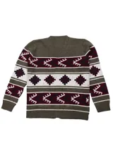 Cardigan verde con diseño geométrico en blanco y bordó, con cuello en V, cierre con botones y dos bolsillos delanteros.