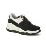 Sneaker Caterpillar modelo Watchful, de diseño chunky en combinación de colores negro y blanco, con detalle en rosa en la lengüeta. Presenta capellada de cuero, cierre con cordones y suela de goma con relieve.