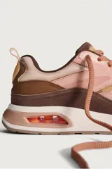 Zapatillas Hoff modelo Skytree, color rosa con detalles en marrón y beige.