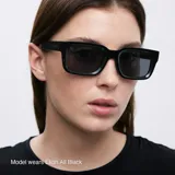 Lentes de sol cuadrados unisex, color negro, con protección UV 400 y lentes polarizadas alemanas con recubrimiento anti-scratch y superhydrophobic.