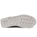 Championes Saucony Shadow Original de gamuza y tela color beige y plateado, con suela blanca.