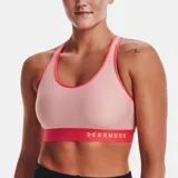 Top deportivo Under Armour celeste con contorno verde, espalda deportiva y logo en la banda inferior.