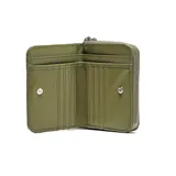 Billetera mediana de cuero con cierre perimetral y logo XL grabado en el frente.