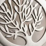 Dije circular de acero inoxidable con diseño calado de árbol de la vida.