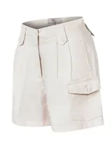 Short de lino orgánico tiro alto con pinzas y amplios bolsillos laterales estilo cargo con solapa y botones, de marca RKF.