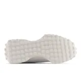 Championes New Balance modelo 327, color blanco.