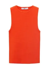 Top de punto fino color naranja, sin mangas, con cuello redondo y tirantes anchos, de diseño entallado.