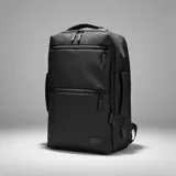 Mochila de viaje color negro con diseño funcional, compartimento para laptop y puerto USB integrado. Fabricada en material resistente al agua, cuenta con múltiples bolsillos internos y externos, y diseño antirrobo.
