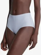 Bombacha hipster de cintura alta color celeste, con logo de Calvin Klein en la parte superior.