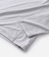 Remera térmica de manga larga Get Over, con cuello redondo y diseño con recortes laterales. Confeccionada en tejido con tecnología Peach Touch de tacto suave.