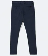 Pantalón de vestir negro, corte super slim, con bolsillos laterales y traseros.