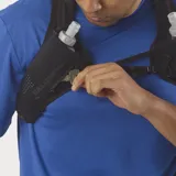 Chaleco de hidratación Salomon modelo Pulse 2, color negro, de diseño minimalista y tejido de malla transpirable, con ajuste ceñido SensiFit y bolsillos de acceso sencillo.
