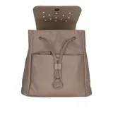 Mochila Crocs de nailon color negro, con solapa frontal de EVA con perforaciones aptas para Jibbitz, cierre superior ajustable y asa de mano.