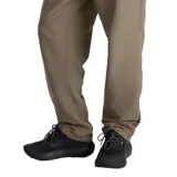 Championes de media caña Vans MTE Crosspath Mid, color negro, con suela gruesa y cordones moteados.