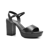 Sandalias de vestir plateadas con plataforma y tacón cuadrado.